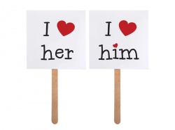 Cards on a stick "I love him", "I love her‘‘